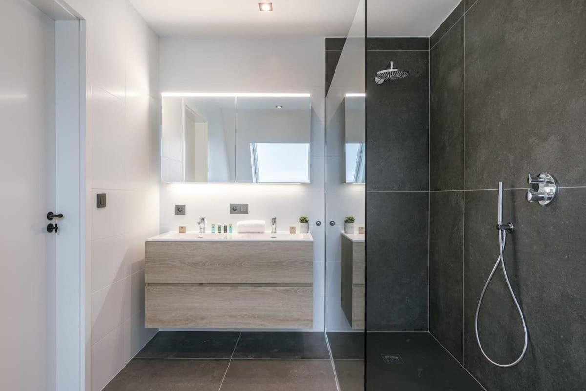 Huswell - Luxurious Apartment With Parking Бернем Екстер'єр фото