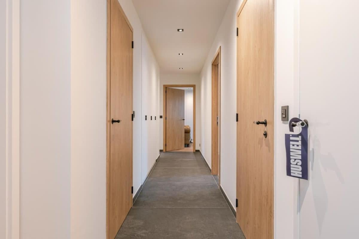 Huswell - Luxurious Apartment With Parking Бернем Екстер'єр фото