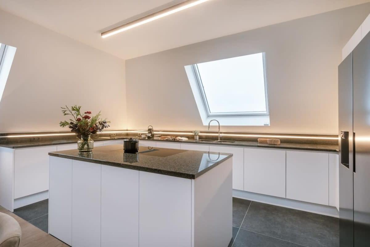Huswell - Luxurious Apartment With Parking Бернем Екстер'єр фото