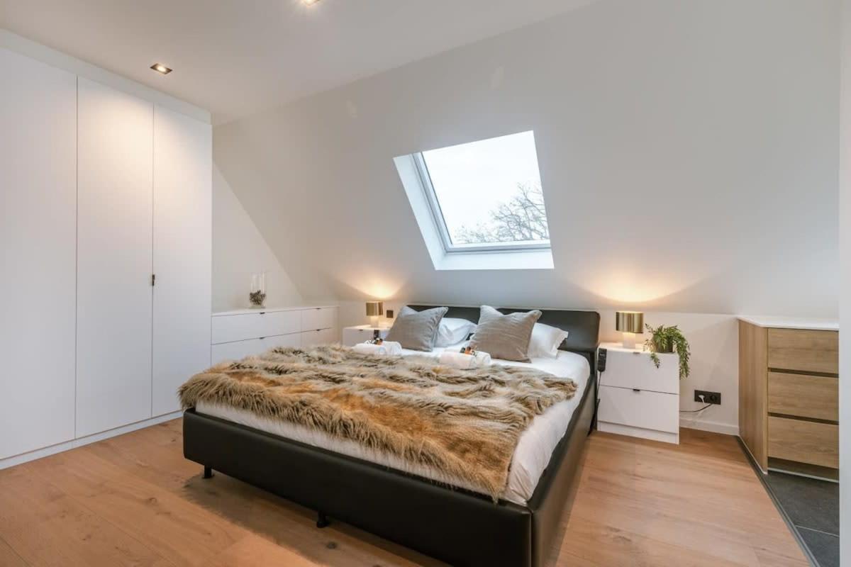 Huswell - Luxurious Apartment With Parking Бернем Екстер'єр фото