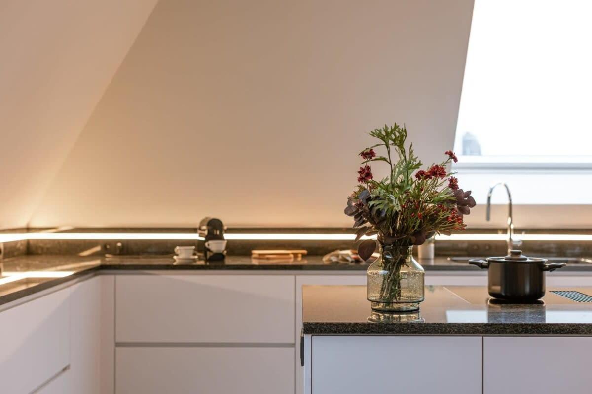 Huswell - Luxurious Apartment With Parking Бернем Екстер'єр фото