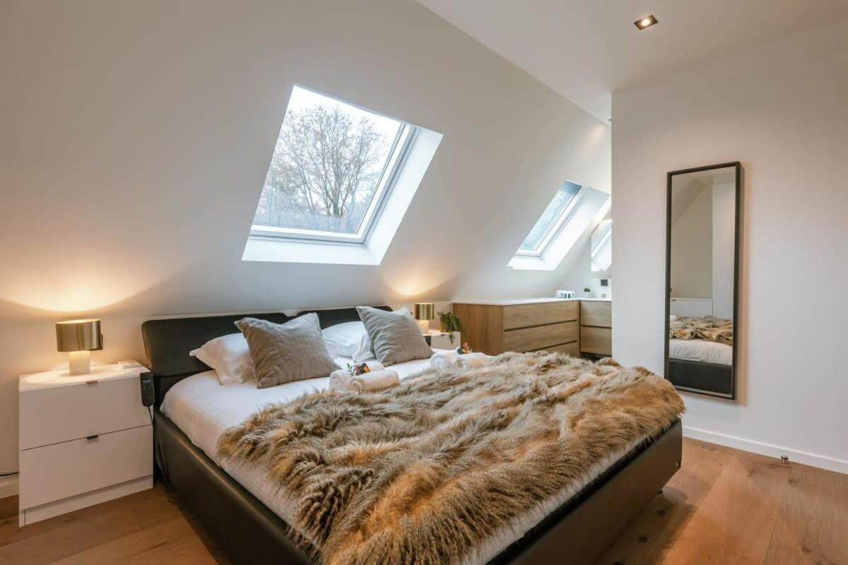Huswell - Luxurious Apartment With Parking Бернем Екстер'єр фото